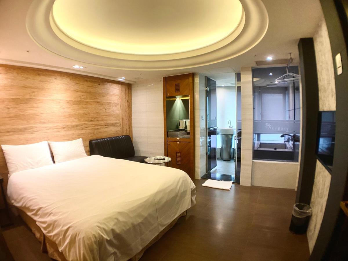 Burgary Hotel Taipei Exterior photo